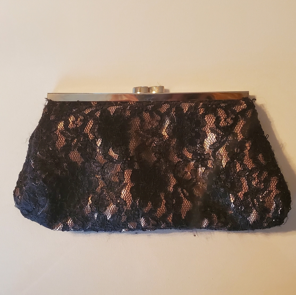 🎁Black Lace Clutch with Hideaway Strap